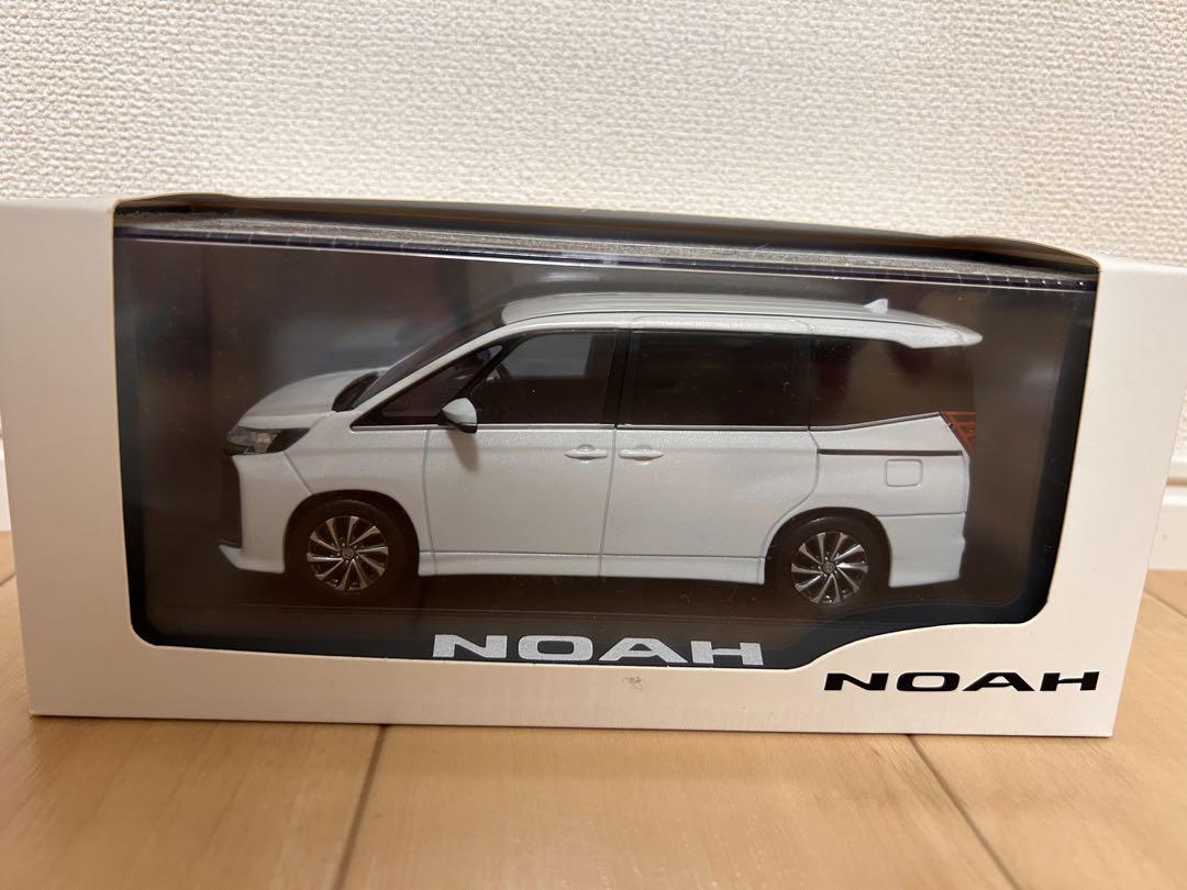 トヨタ NOAH ミニカー カラーサンプル