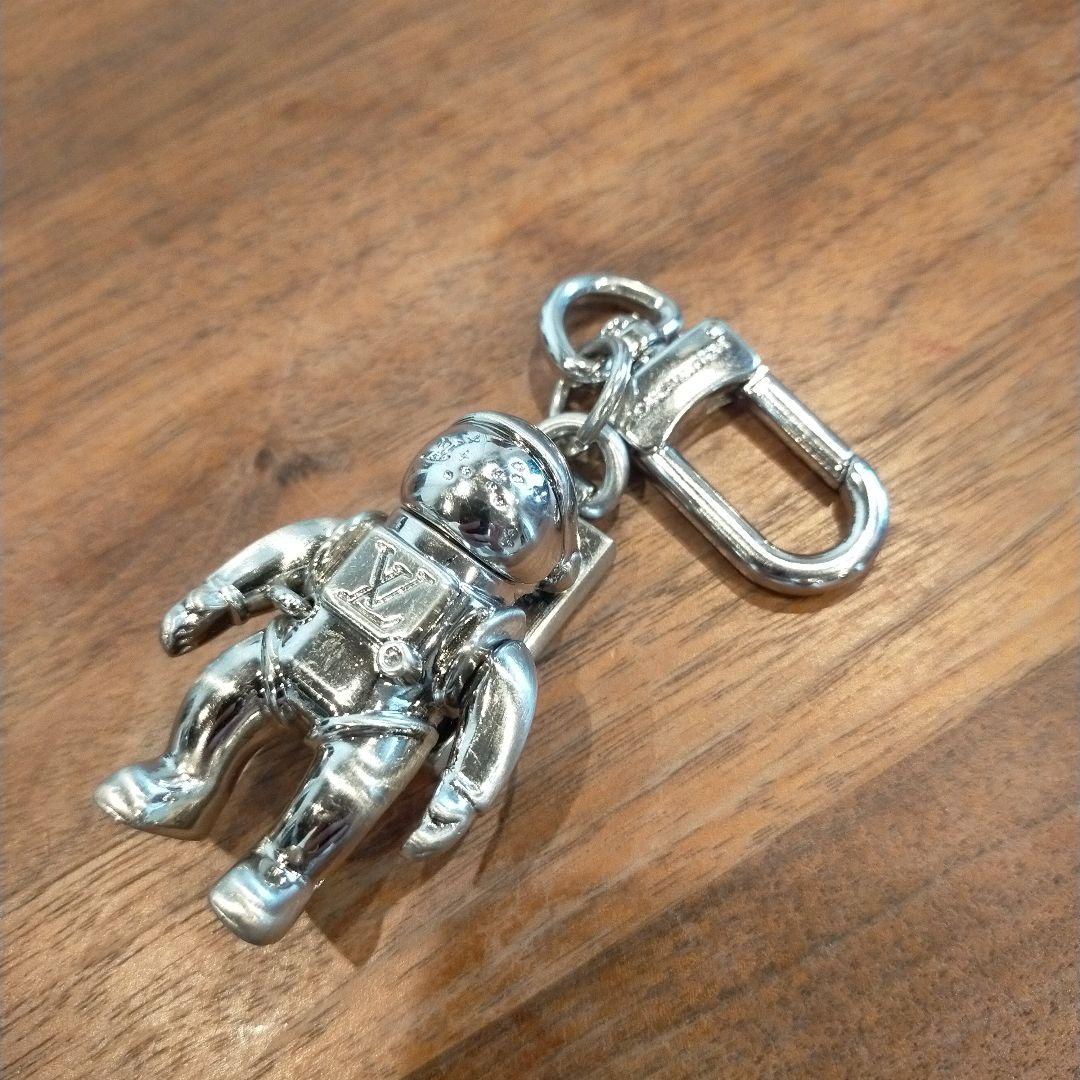 VUITTON　スペースマン シルバー 宇宙飛行士 キーホルダー