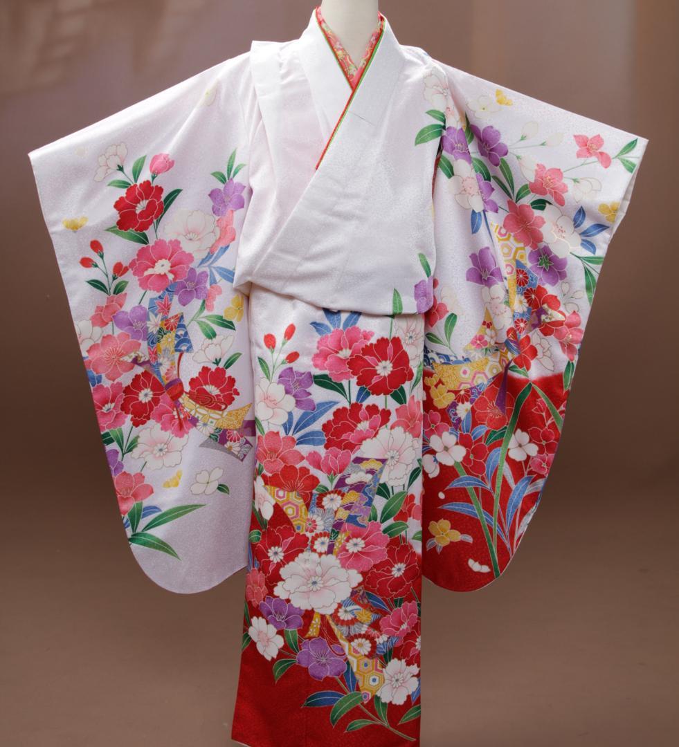 七五三７歳用四つ身着物と長襦袢の２点セットです
