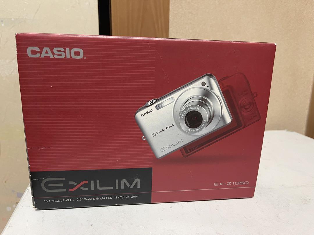CASIO EXILIM EX-Z1050 デジタルカメラ　シルバー