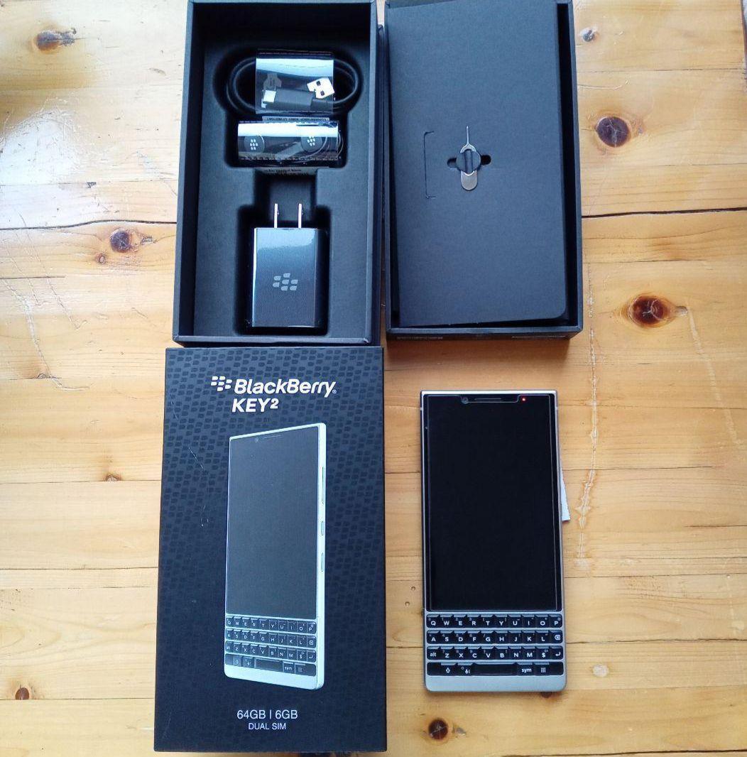 Black Berry KEY2　シルバー　美品