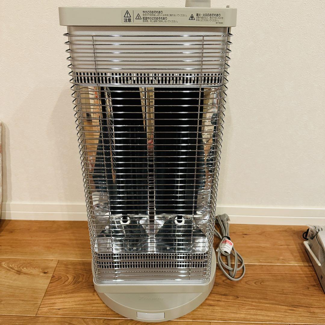 ダイキン 遠赤外線暖房機  2018年製 ERFT11VSE6 セラムヒート