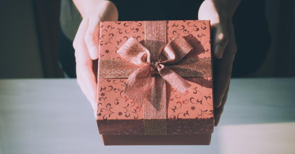 Heartfelt and Creative DIY Ideas for a Friendship Gift Box